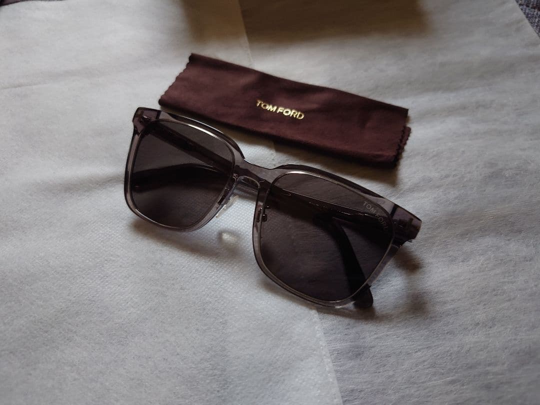 トムフォード TF891 K 20C 55サングラス 117313