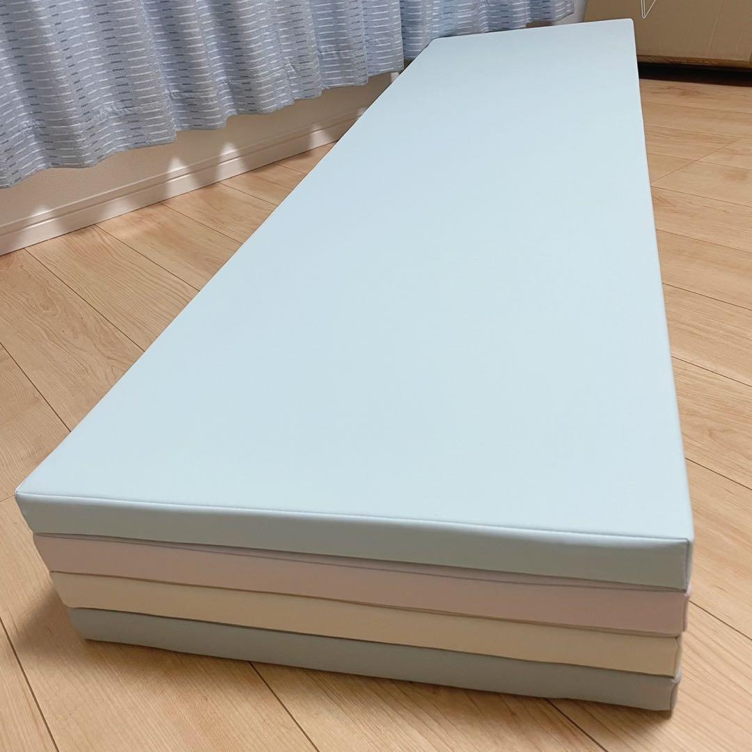 【美品・新品】大阪熊 四つ折りフロアマット200×180×4cm マカロン