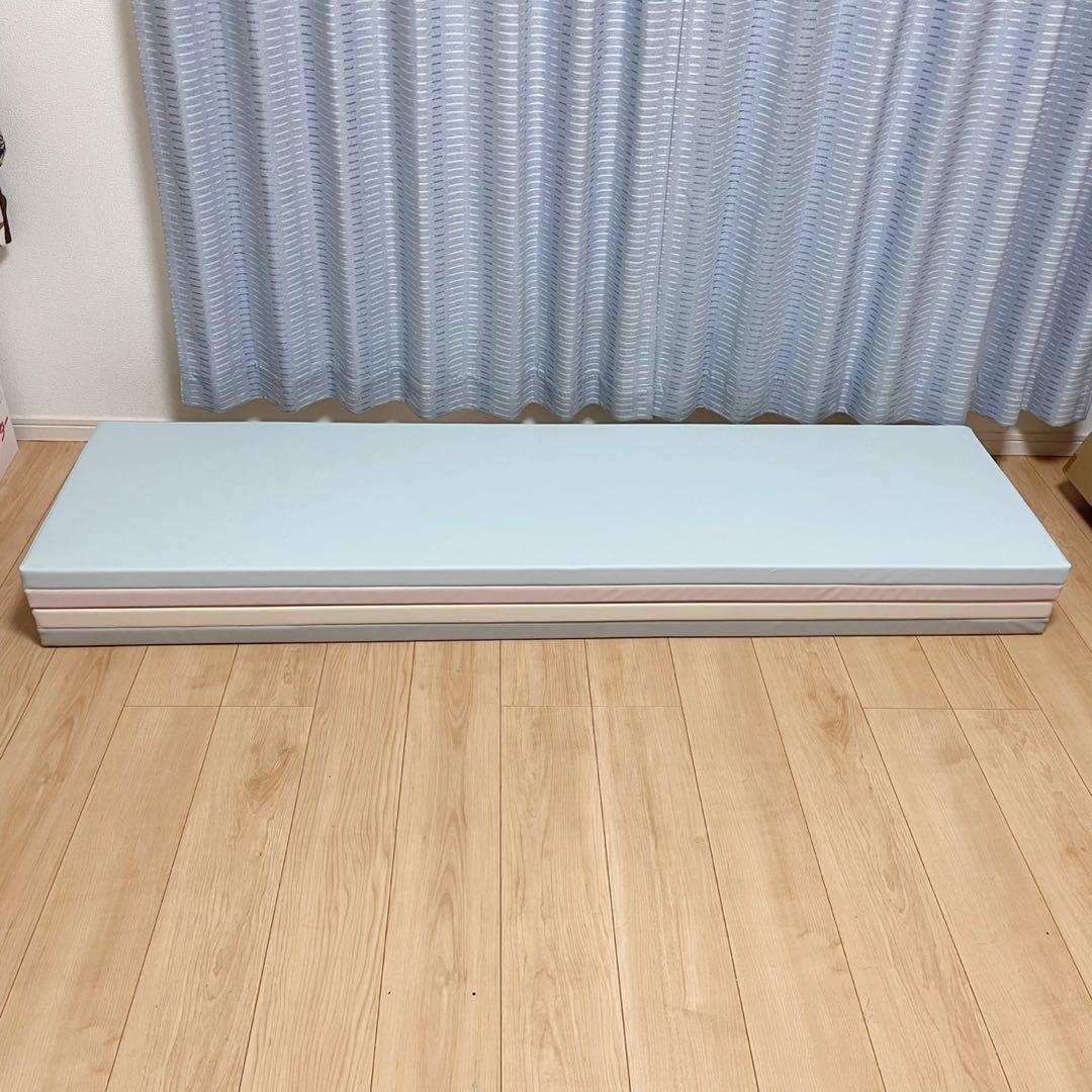 【美品・新品】大阪熊 四つ折りフロアマット200×180×4cm マカロン