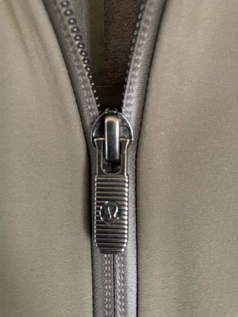 Lululemon ルルレモン フルジップ パーカーコート　 オリーブ　6