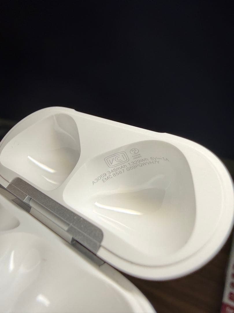 AirPod4 ノイズキャンセリング搭載（2日ほど使用）　箱説明書あり