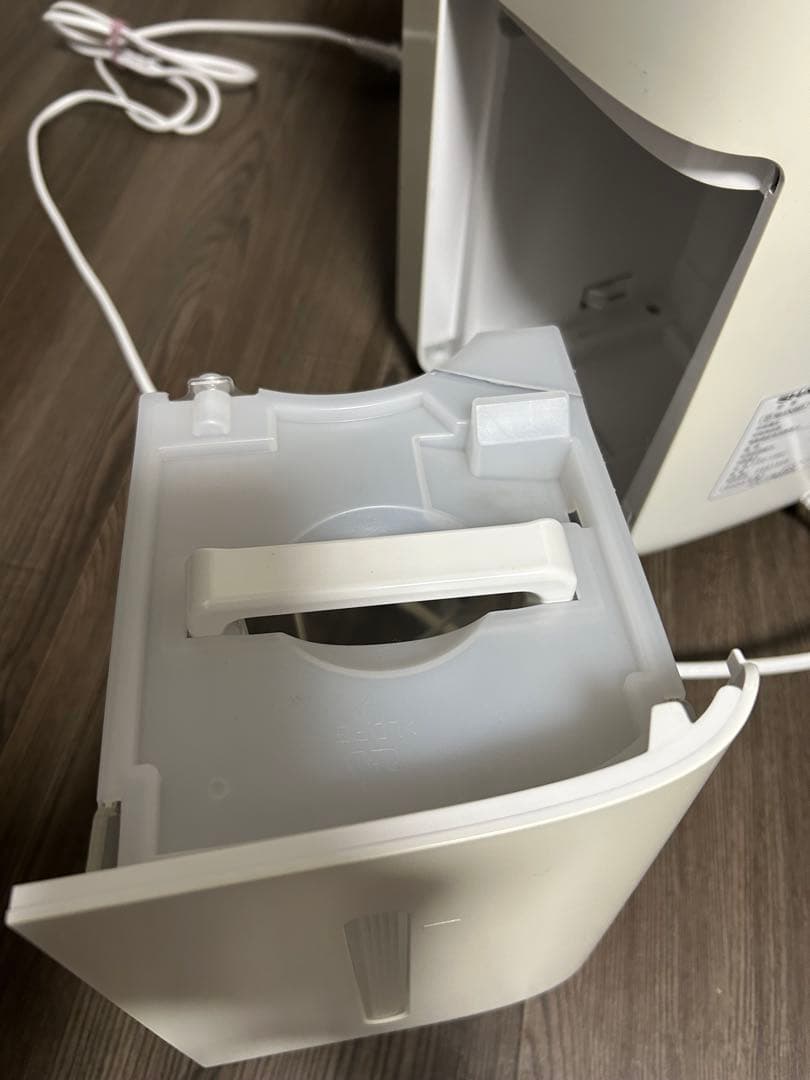 【動作確認済】シャープ 除湿機 CV-L71-Wプラズマクラスター　2022年製