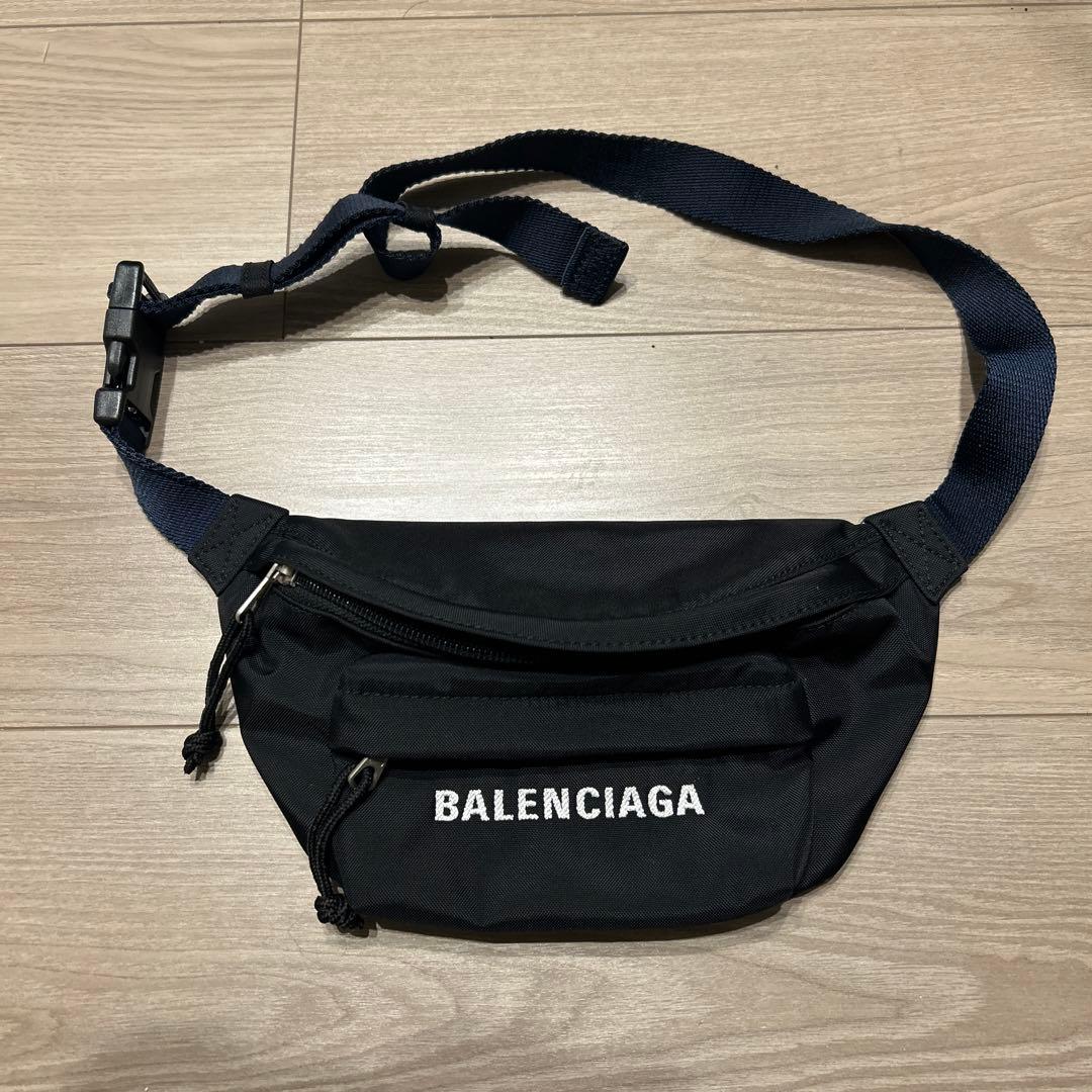 バレンシアガ　ウエストポーチ