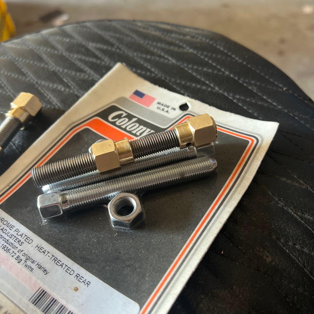 sshh1111さま専用　リヤチェーンアジャスター 右の商品は比較用です。