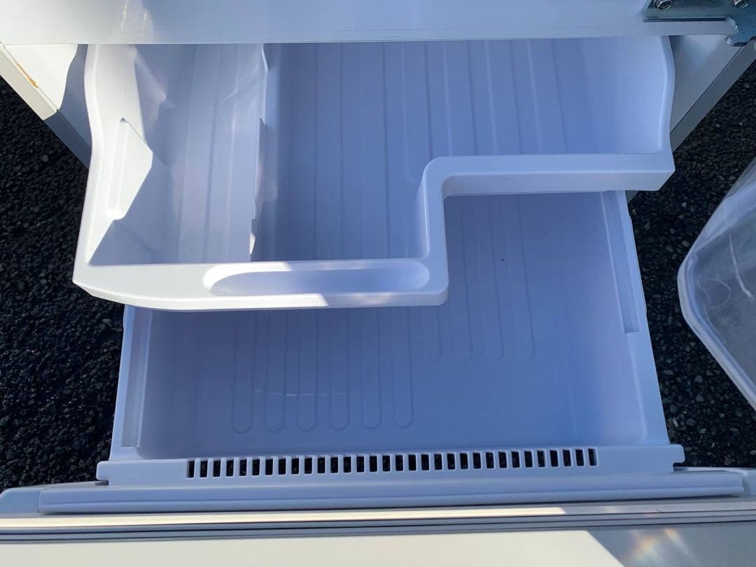 ♻️送料設置無料　SHARP ノンフロン冷凍冷蔵庫　SJ-ES26Y-S