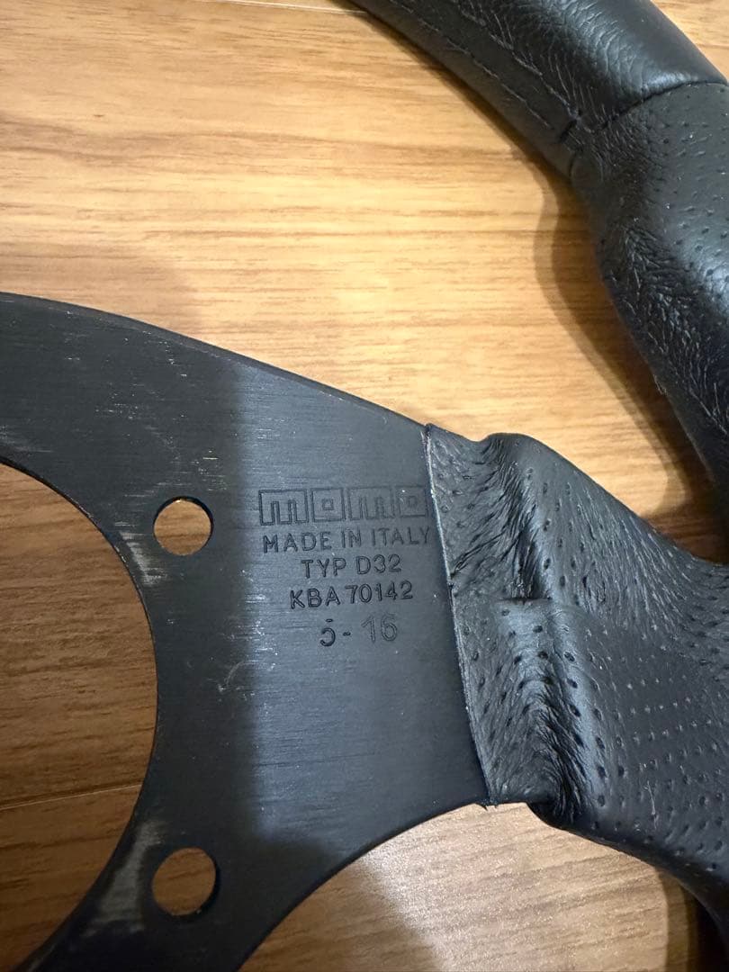 MOMOステアリング JET 32