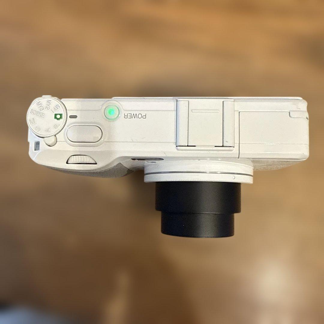 RICOH GR DIGITAL IV ホワイトエディション　デジタルカメラ