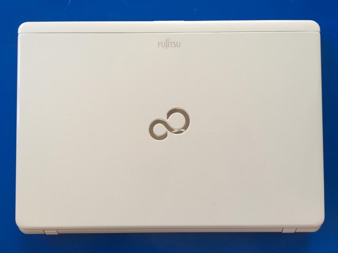 富士通　LIFEBOOK SH54/G13.3型液晶 軽量コンパクトパソコン