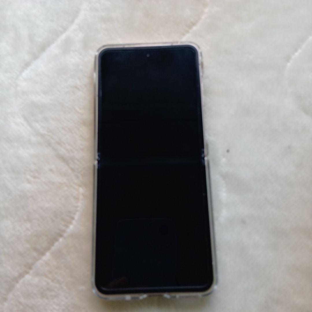 二つ折りスマホLibero Flip