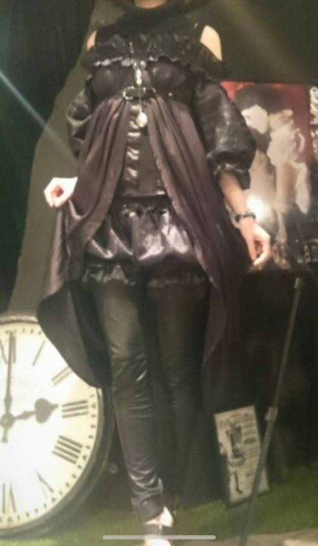 alice auaa エナメルレザーブラ