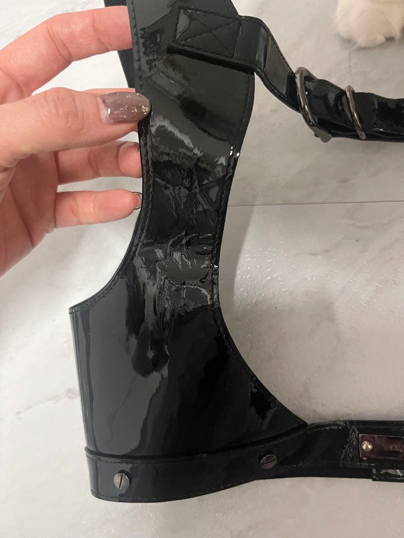 alice auaa エナメルレザーブラ