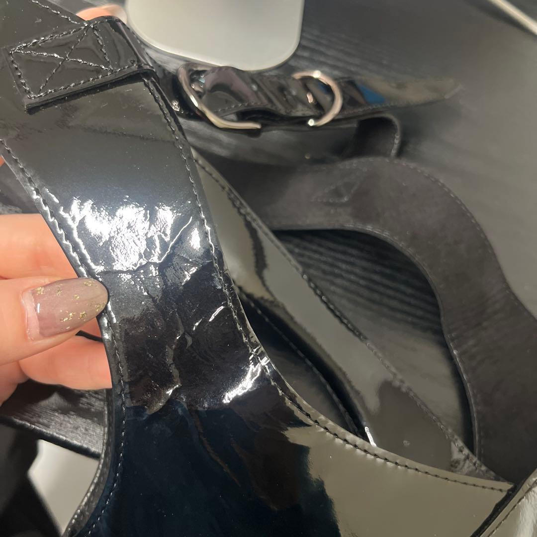 alice auaa エナメルレザーブラ