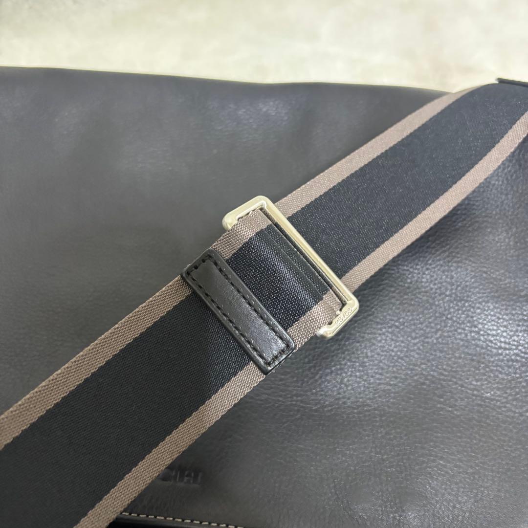 希少 コーチ ショルダーバッグ ヘリテージ ウェブレザー メッセンジャー シボ革