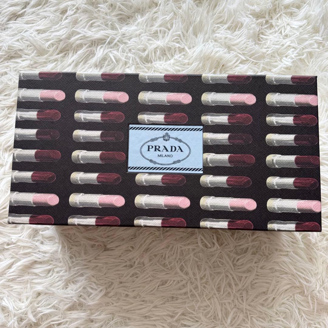 【プラダ】パンプス　エナメル　リボン　ゴールド金具 34　黒　赤　花柄　箱付