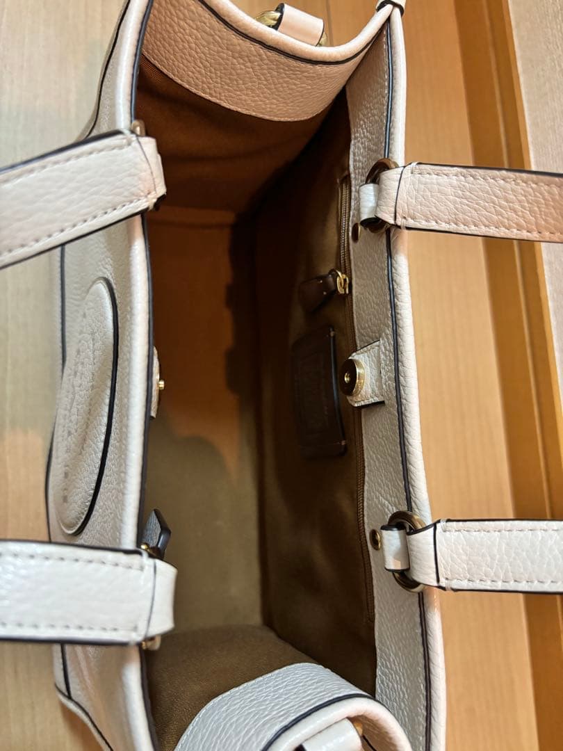COACH ホワイトレザー ハンドバッグ