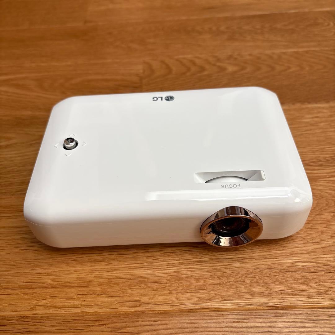 LG CineBeamDLPプロジェクター PH550G中古