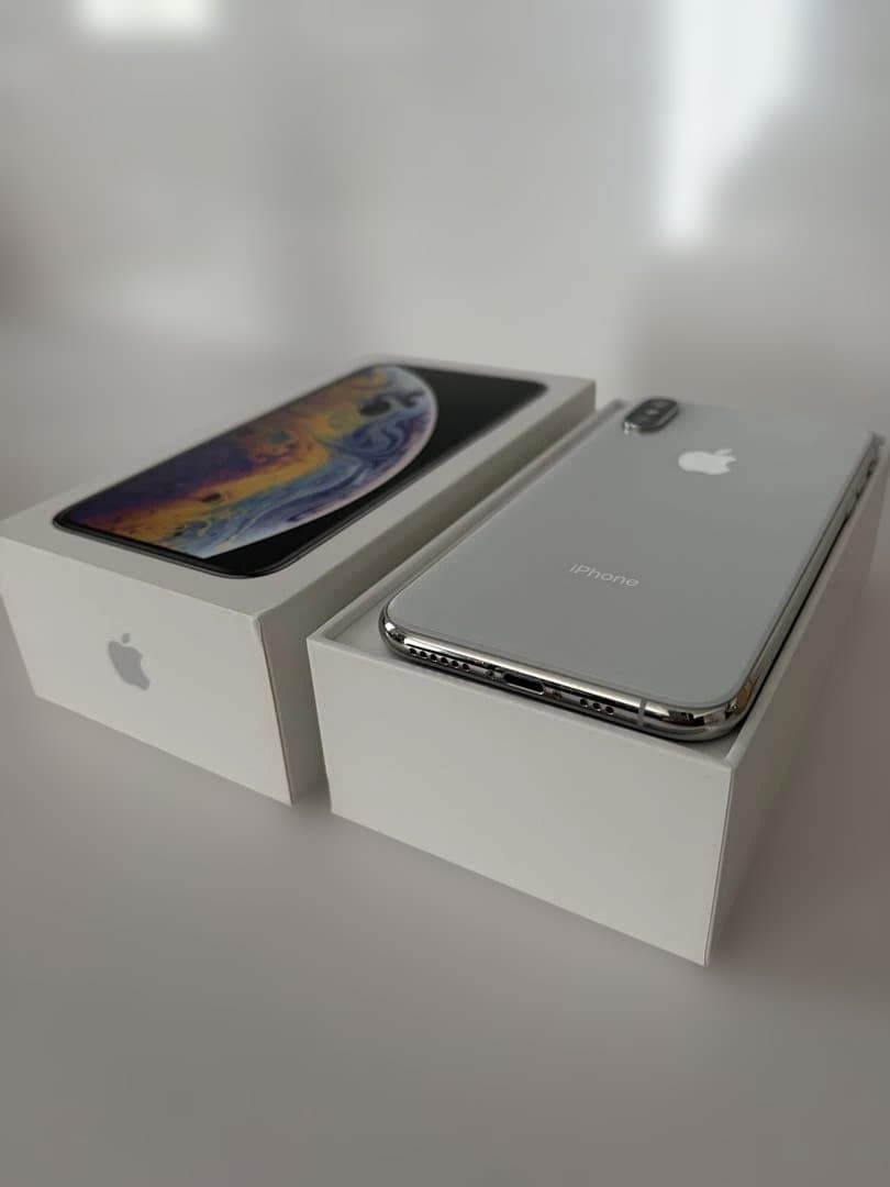 Apple iPhone Xs 256GB SIMフリー