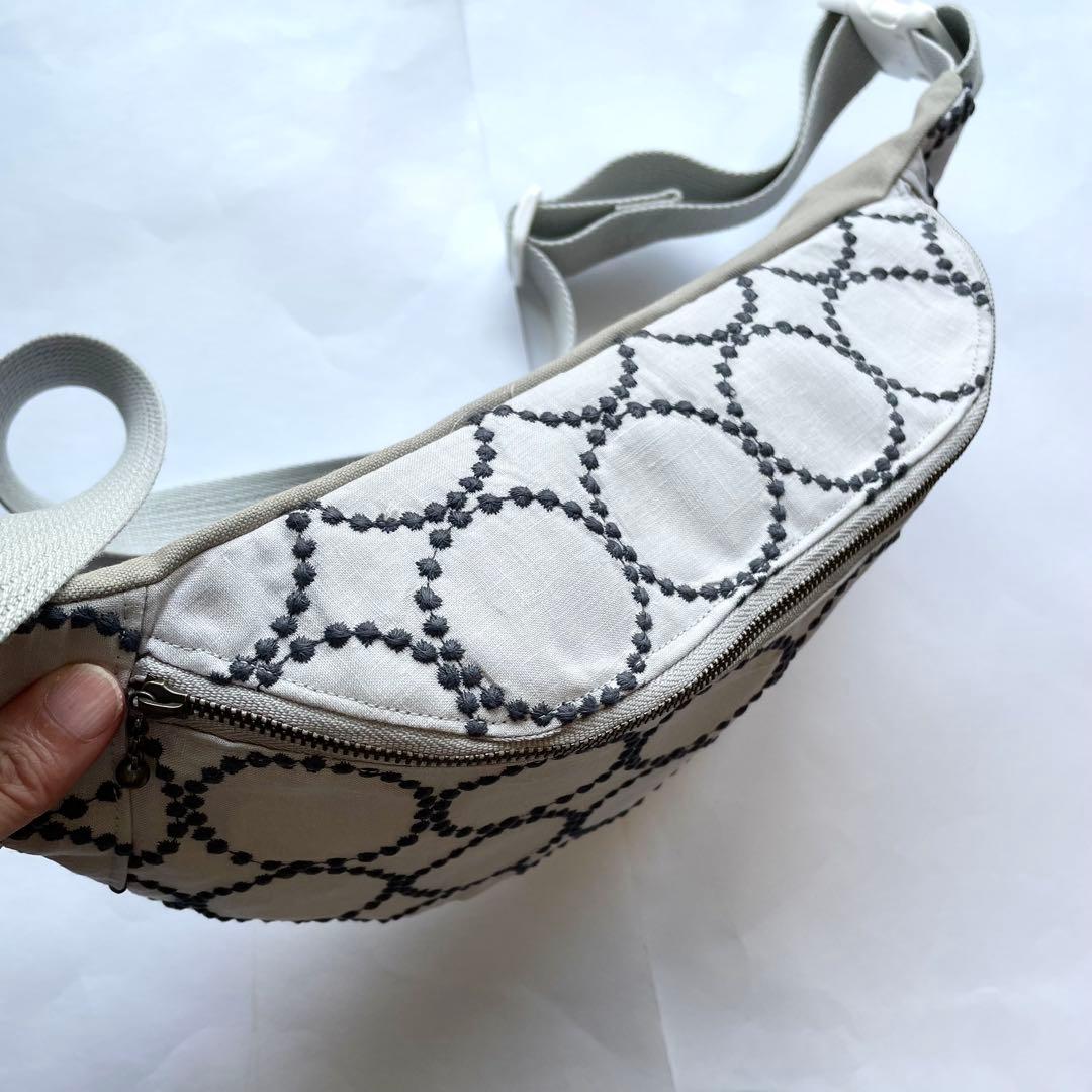 ミナペルホネン 最新タンバリンライトグレー　ハンドメイドボディバッグ