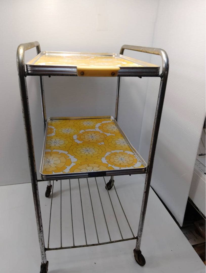 ​G1924 昭和レトロ 3段 キッチンワゴン / 花柄 70年代 キャスター付