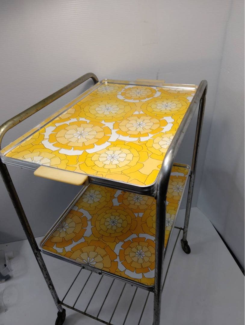 ​G1924 昭和レトロ 3段 キッチンワゴン / 花柄 70年代 キャスター付