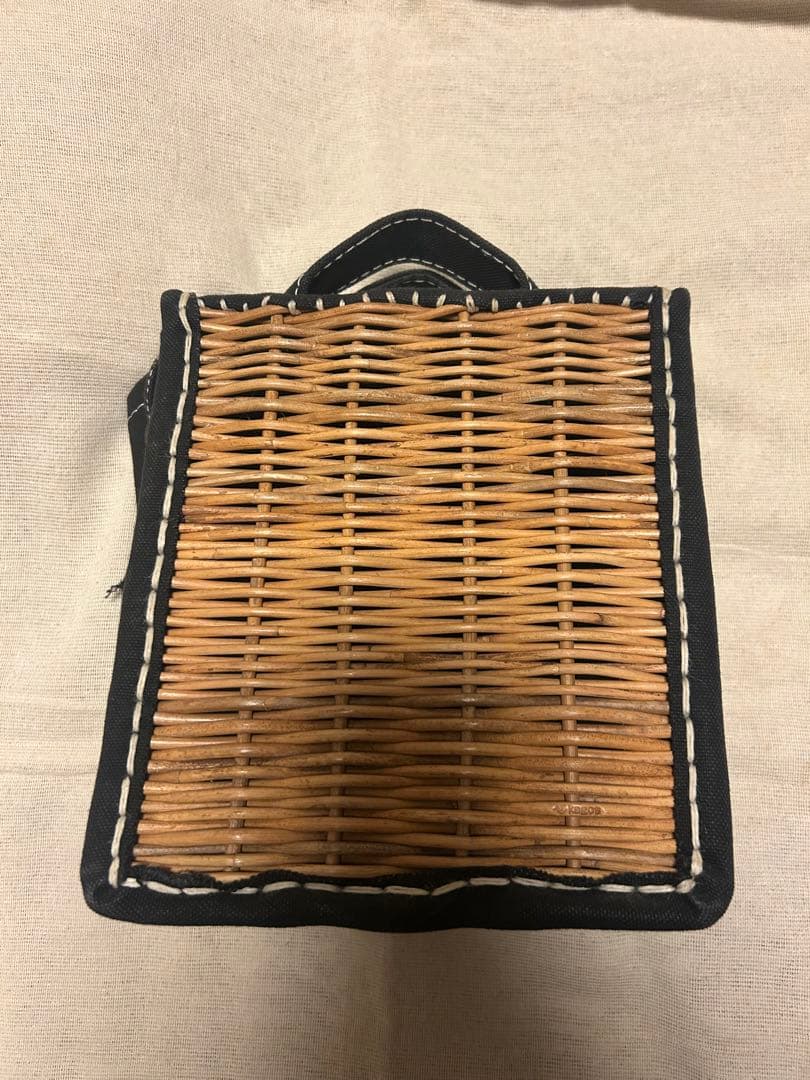 エバゴス　籐と布地のかごバッグ 黒