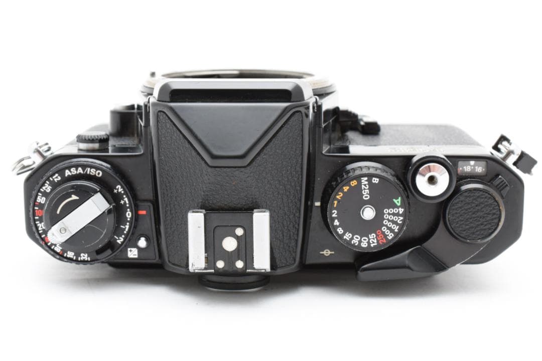 Nikon FE2 ボディ 《完動品》