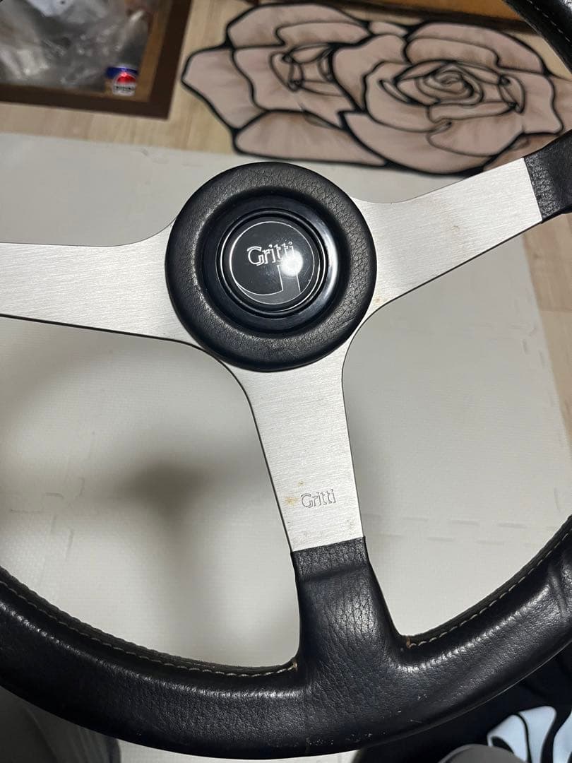 希少momo Gritti ステアリングホイール 3スポーク36π？