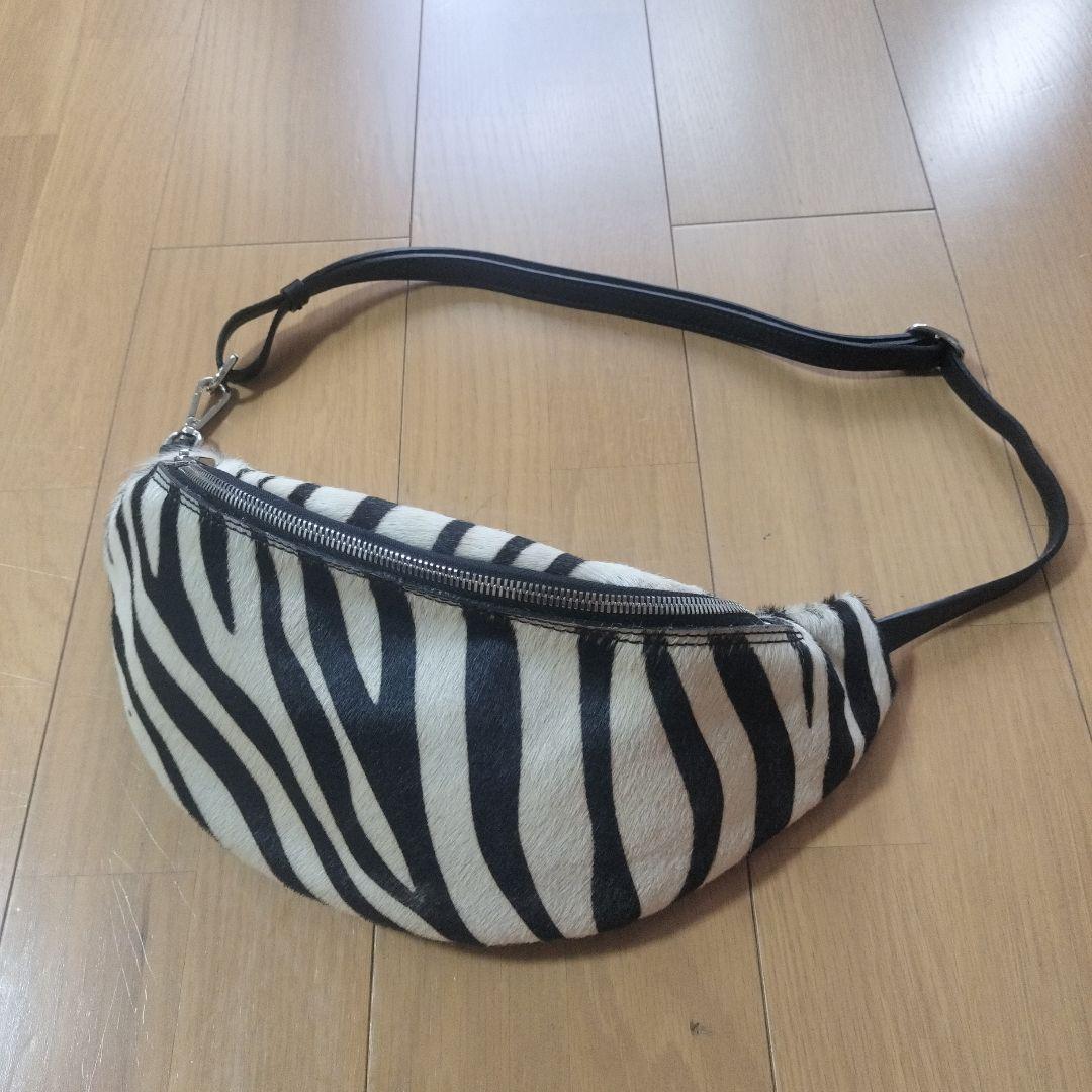 新品　ゼブラ柄ハラコ✕レザー　ボディーバック　BEAMSで購入