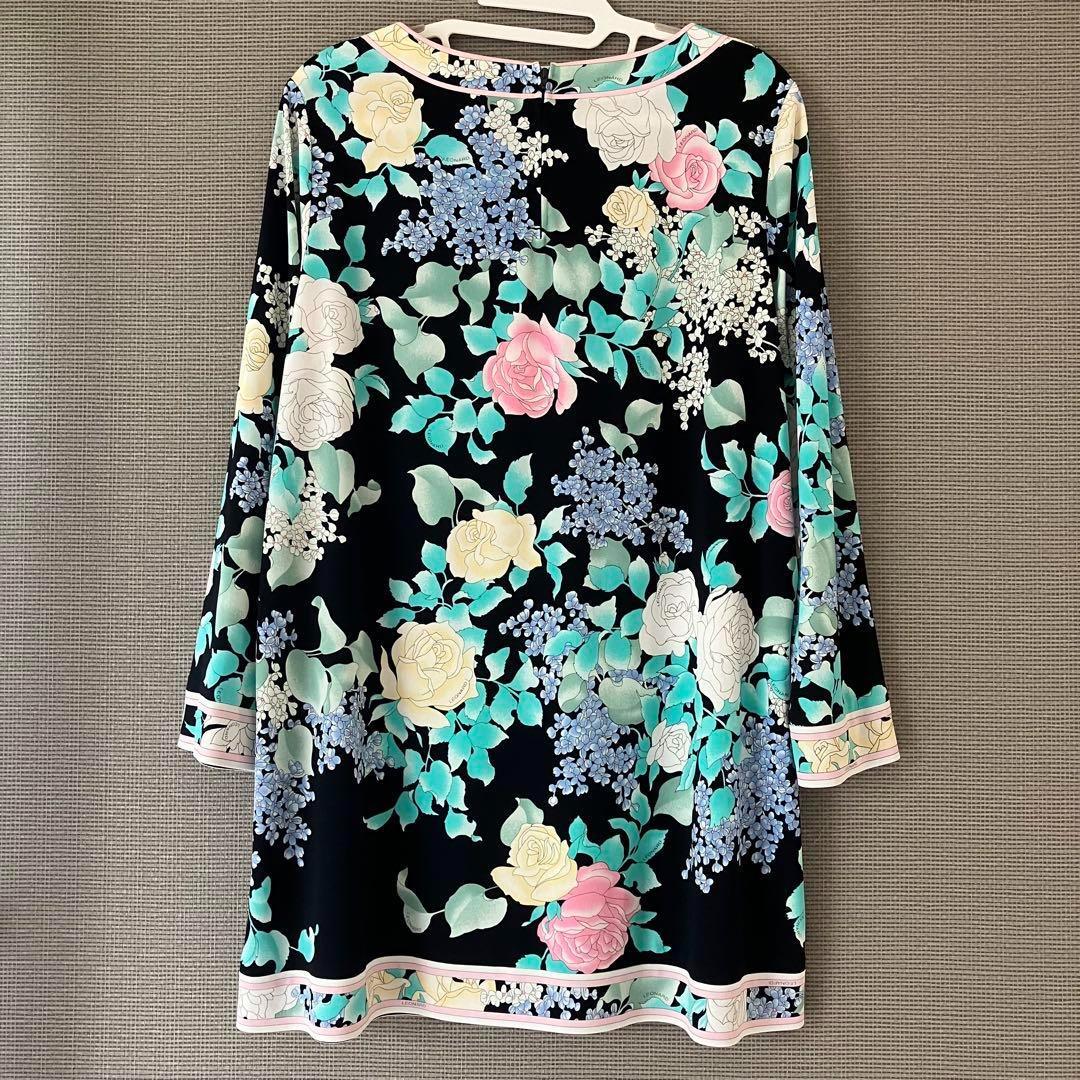 近年美品　レオナール　カンカン　チュニック　花柄　大きいサイズ44