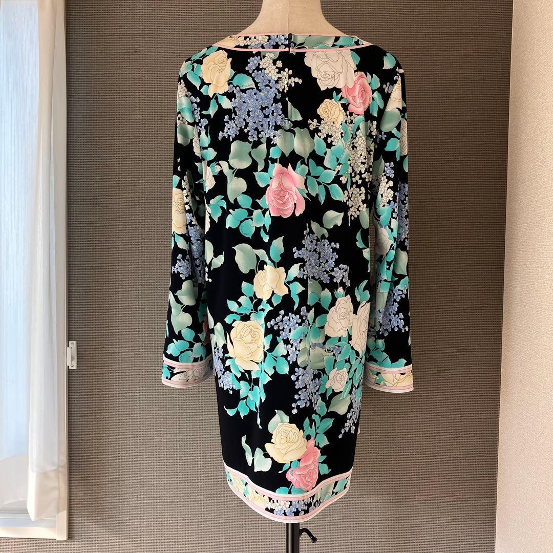 近年美品　レオナール　カンカン　チュニック　花柄　大きいサイズ44