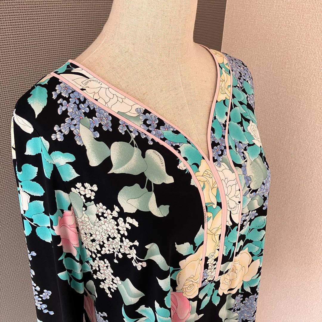 近年美品　レオナール　カンカン　チュニック　花柄　大きいサイズ44