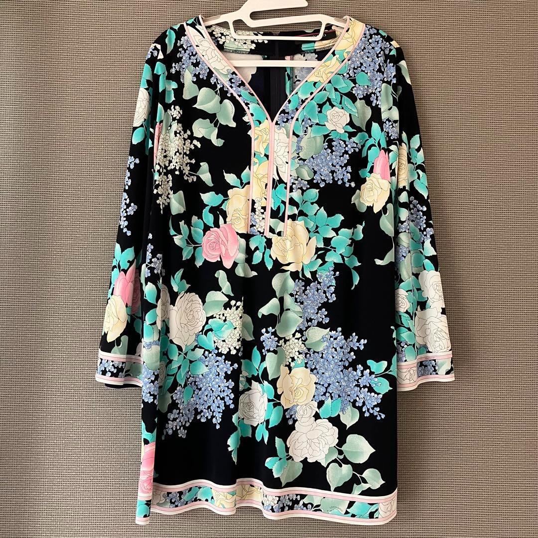 近年美品　レオナール　カンカン　チュニック　花柄　大きいサイズ44