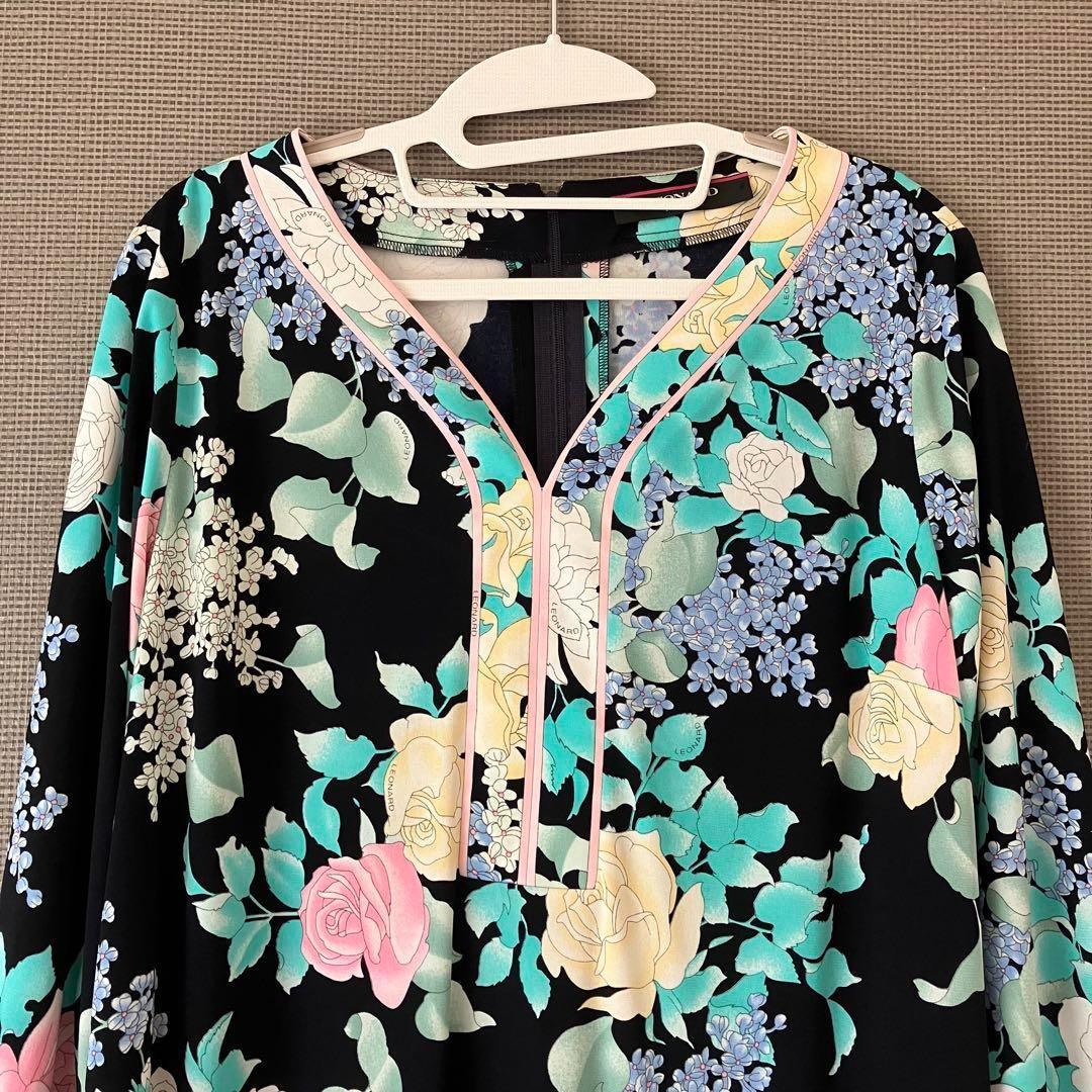 近年美品　レオナール　カンカン　チュニック　花柄　大きいサイズ44