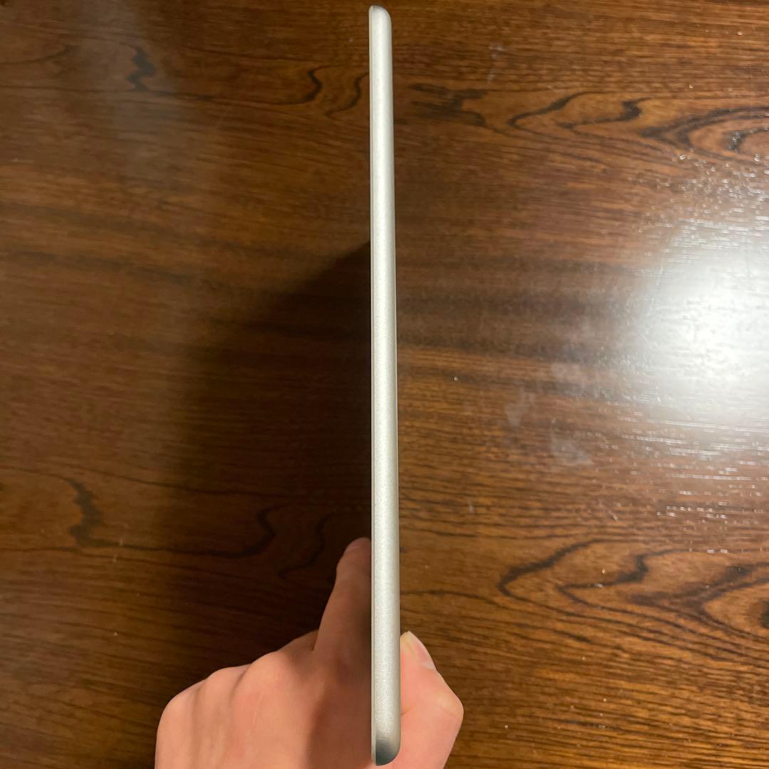 Apple iPad 第5世代　ジャンク　32GB Cellular初期化済み