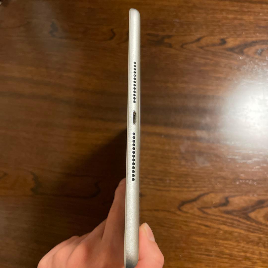 Apple iPad 第5世代　ジャンク　32GB Cellular初期化済み