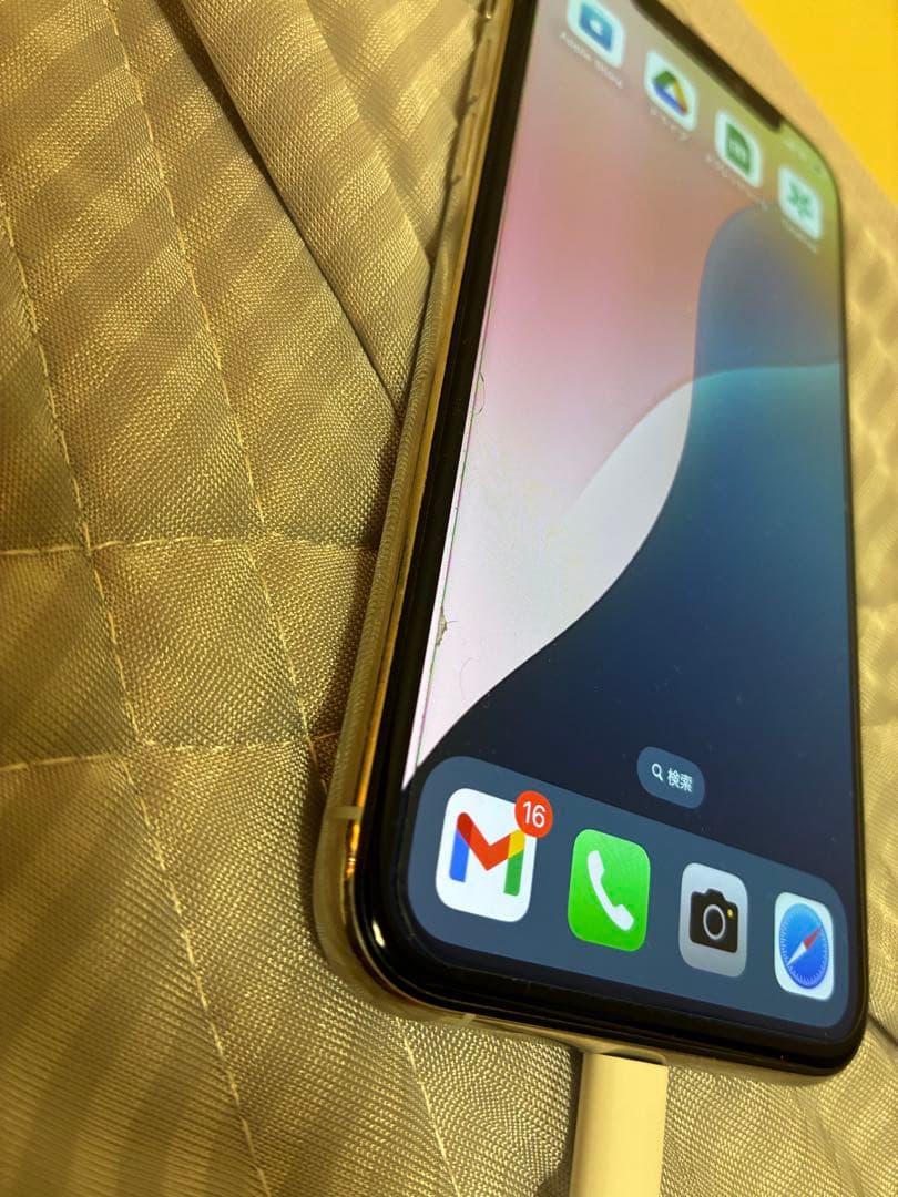 L*y様 Apple iPhone 11 Pro 256GB シルバー 本体