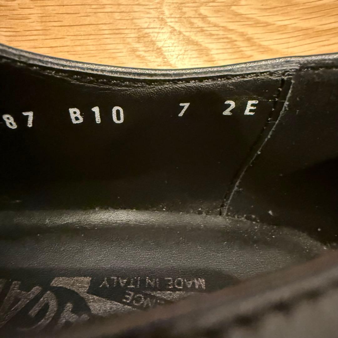 フェラガモ　ブラックレザードレスシューズ　7