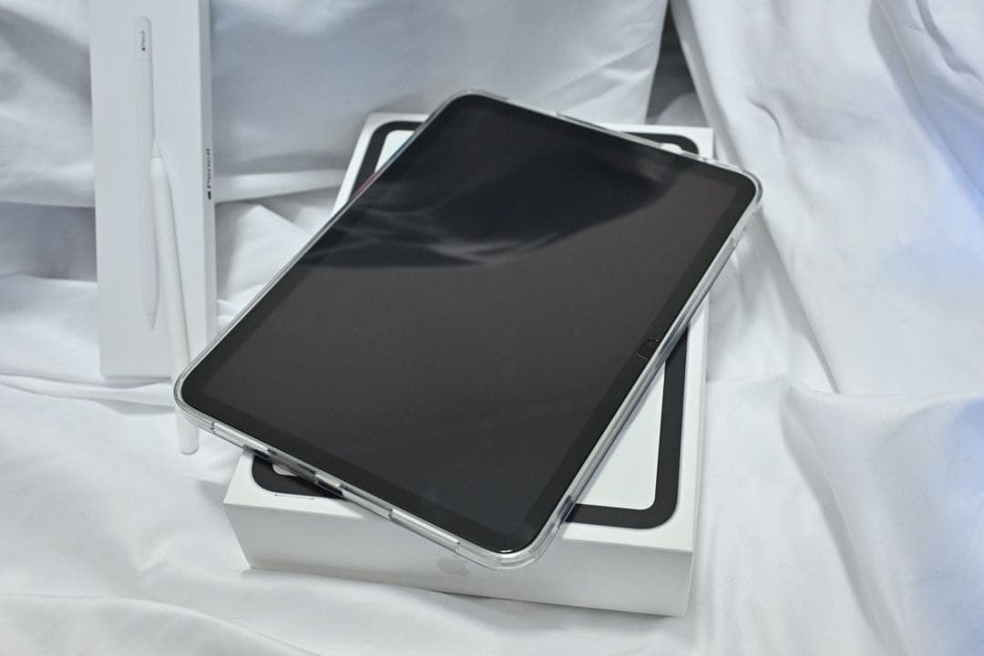 ほぼ未使用iPad（10世代）10.9インチApple Pencil付き 64G