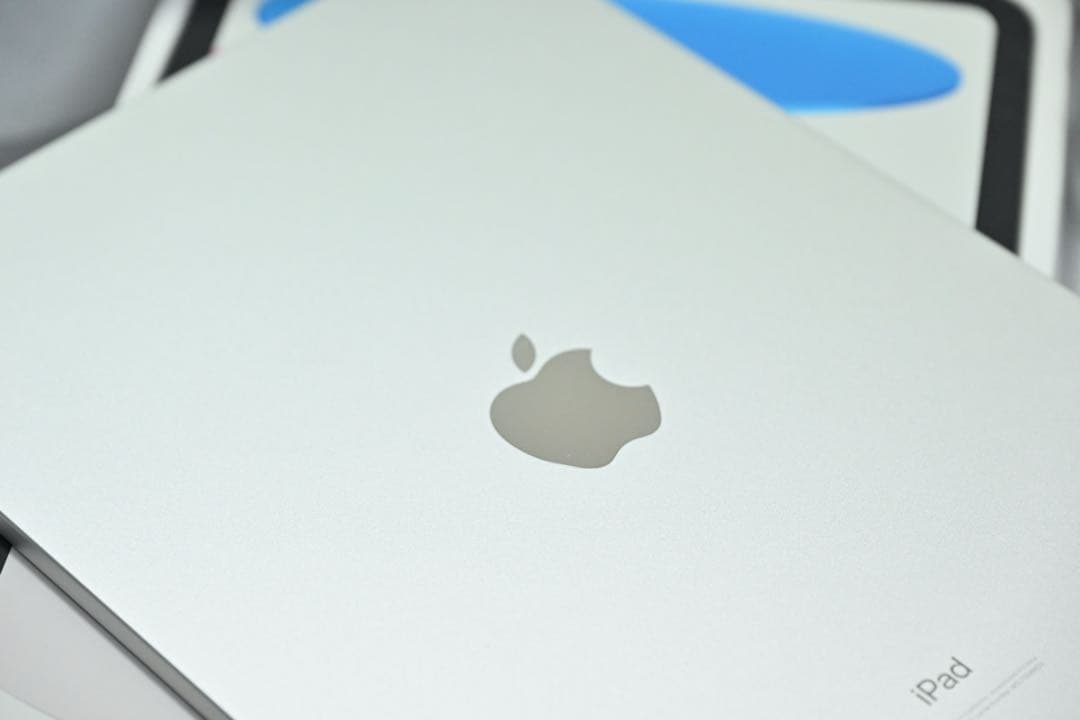 ほぼ未使用iPad（10世代）10.9インチApple Pencil付き 64G