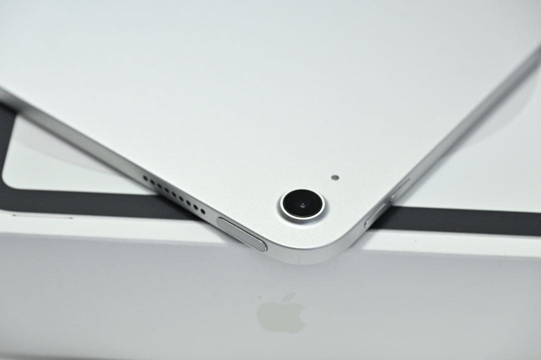 ほぼ未使用iPad（10世代）10.9インチApple Pencil付き 64G