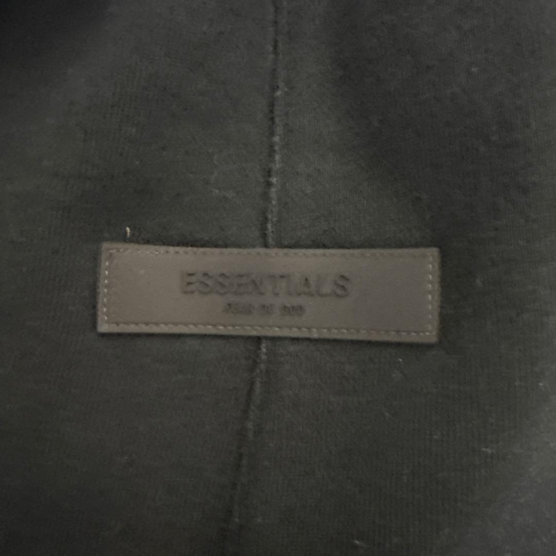 ESSENTIALS ブラック ショートパンツ