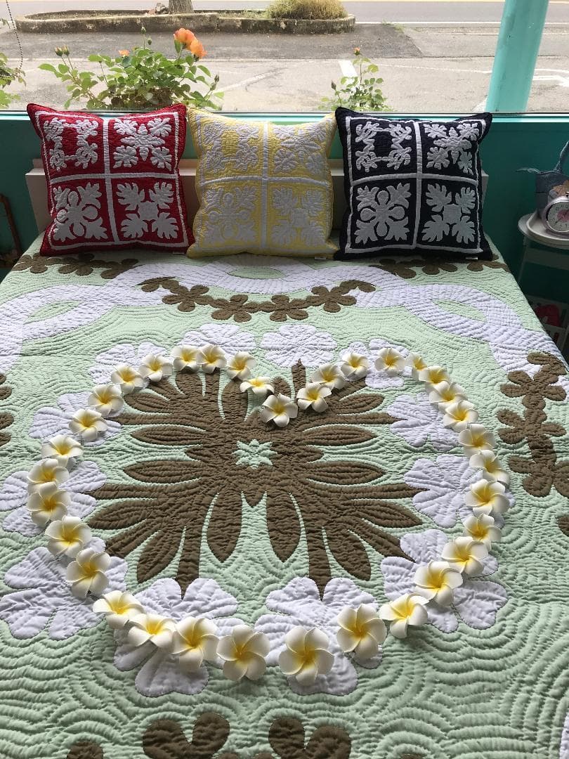 ＜正規品＞高級ベッドカバー♡ダブル♡イリマレイ♡セルドングリーン♡ハワイアン