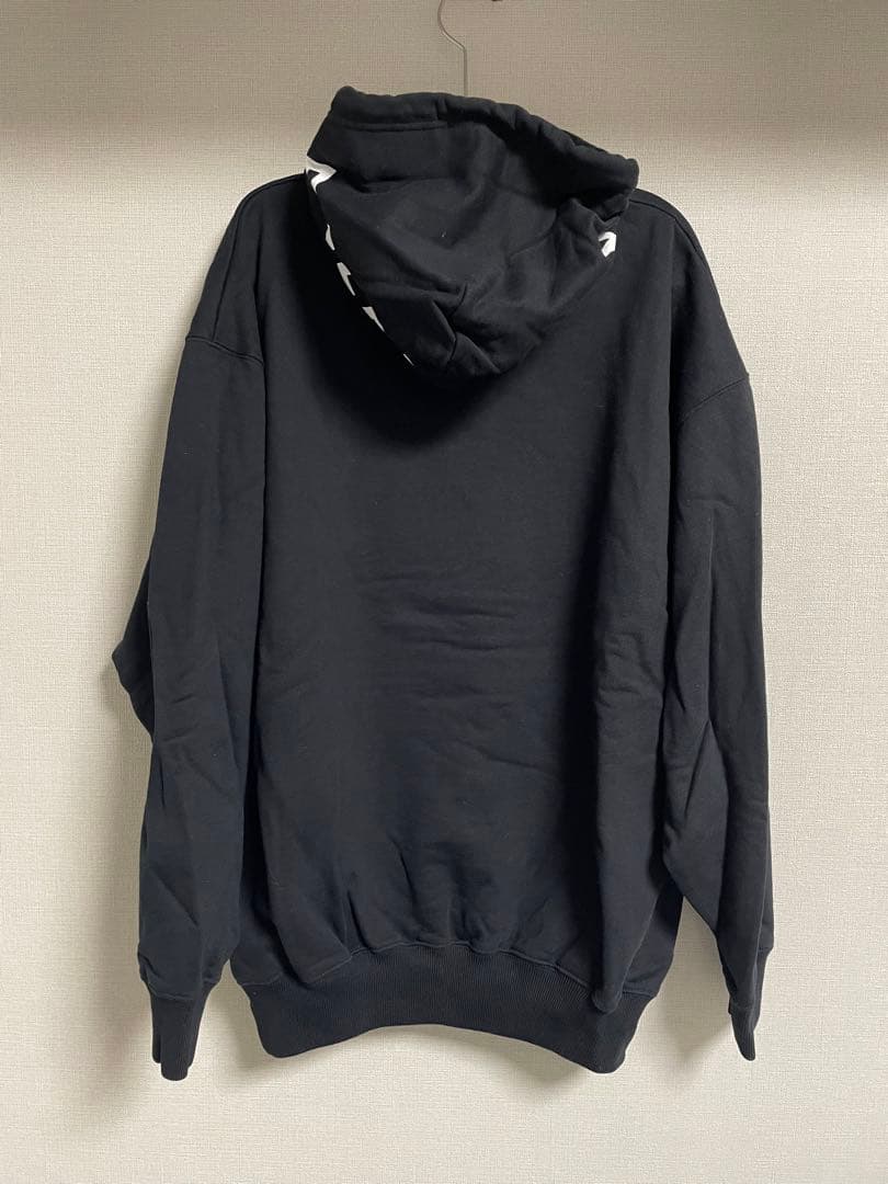 バレンシアガパーカーMブラック