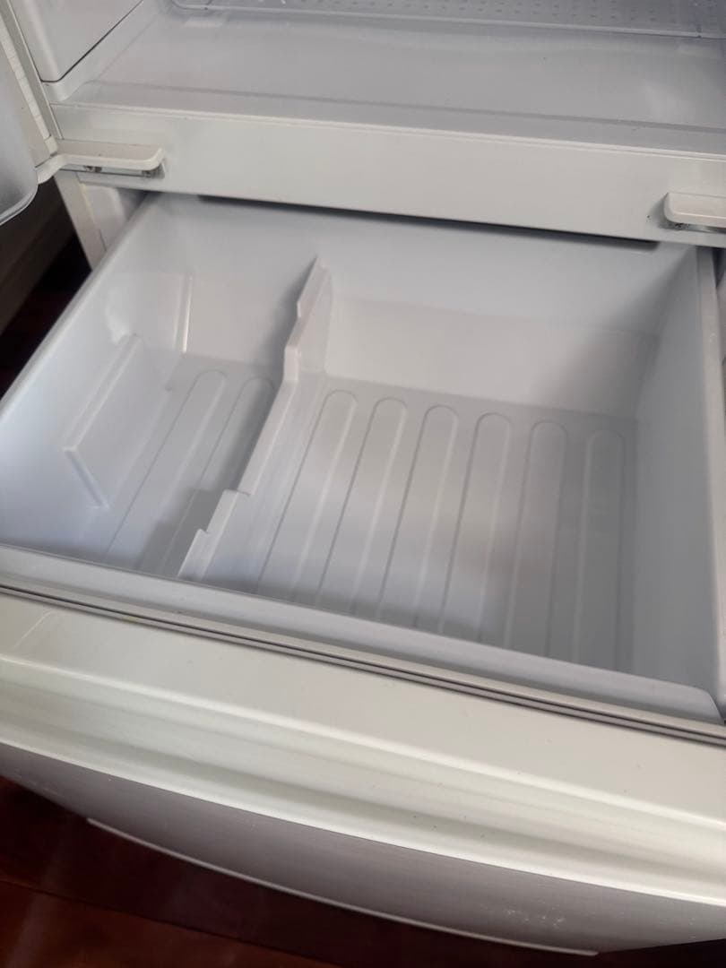 【美品】SHARP冷凍冷蔵庫 SJ-D14F-W 137L 1人暮らし