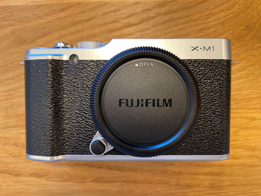 FUJIFILM X-M1 ダブルズームレンズキット シルバー