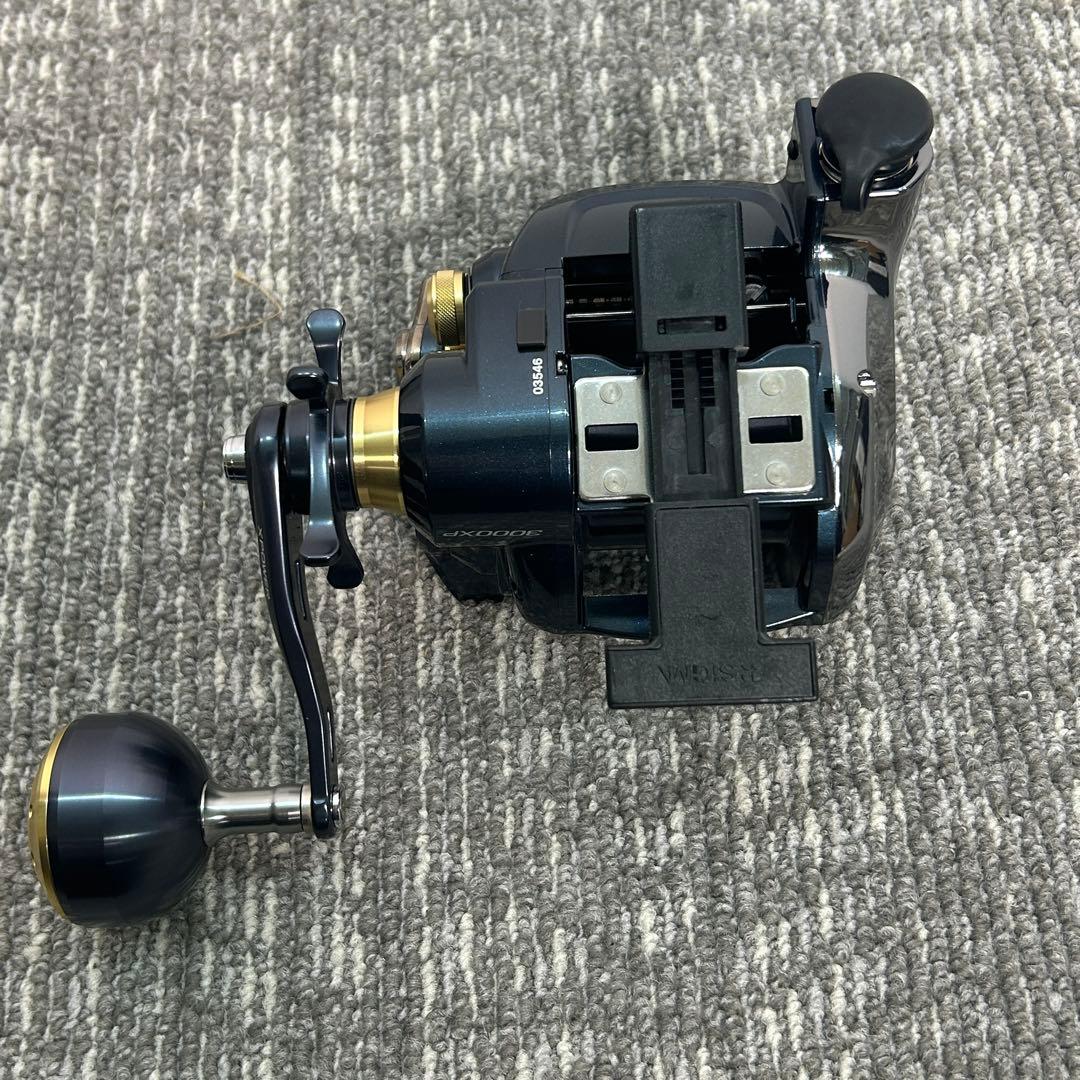 中古 SHIMANO シマノ 電動リール　3000XP 右巻き 03546
