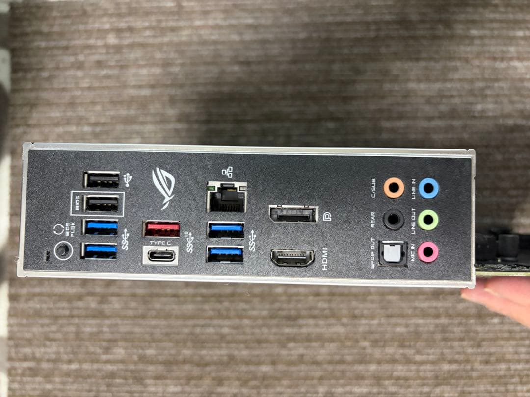 ROG STRIX B550-F GAMING マザーボード