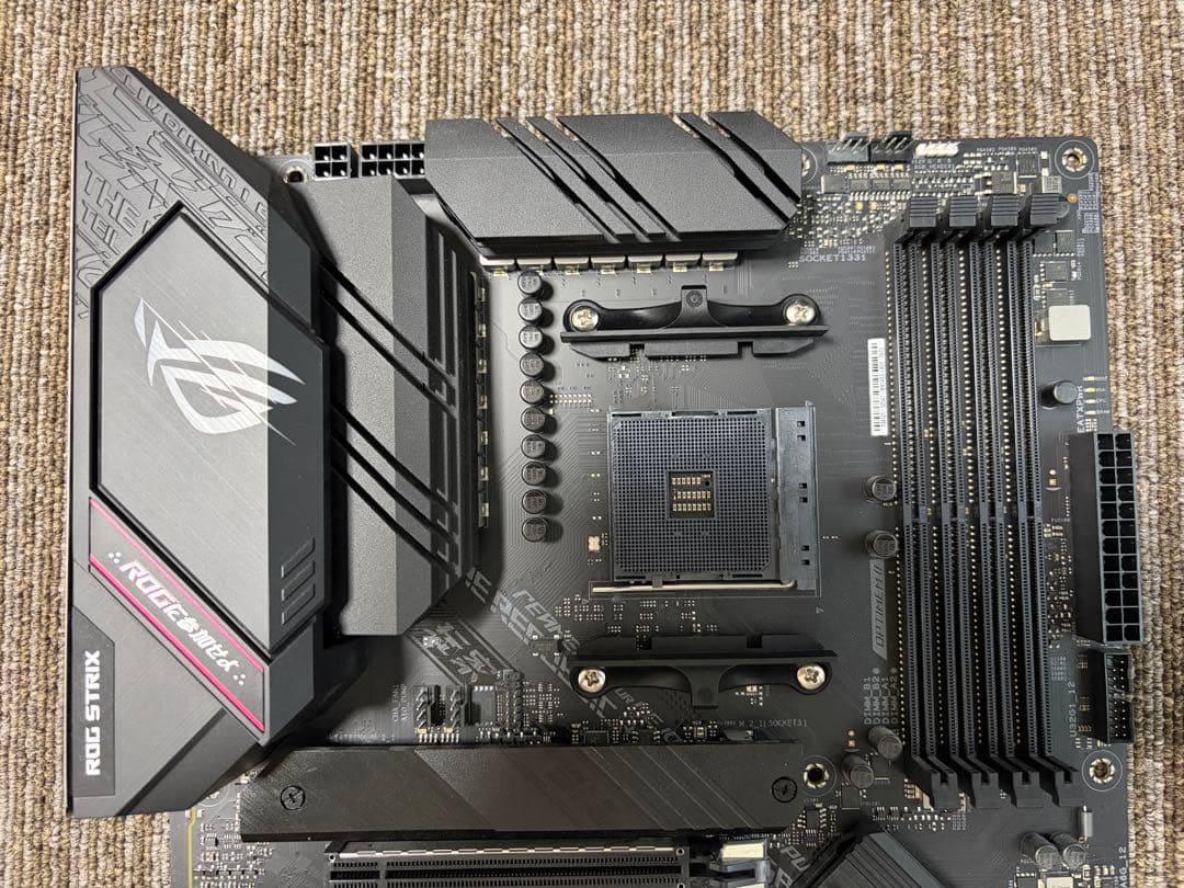 ROG STRIX B550-F GAMING マザーボード
