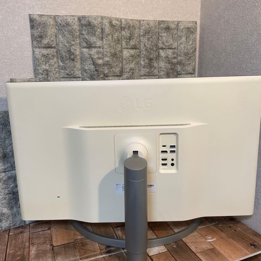 #905 LG 32UL750-W 4Kモニター 31.5インチ