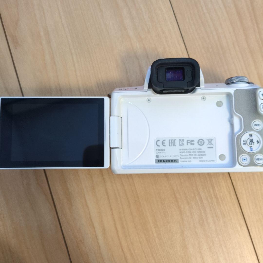 Canon EOS Kiss M ホワイト 本体 おまけレンズ付き